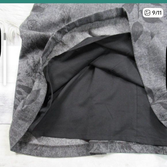 BANANAS REPUBLIC Gray Floral Sleeveless V-Neck Fit Flare Dress Women’s Size 12 - Picture 6 of 8